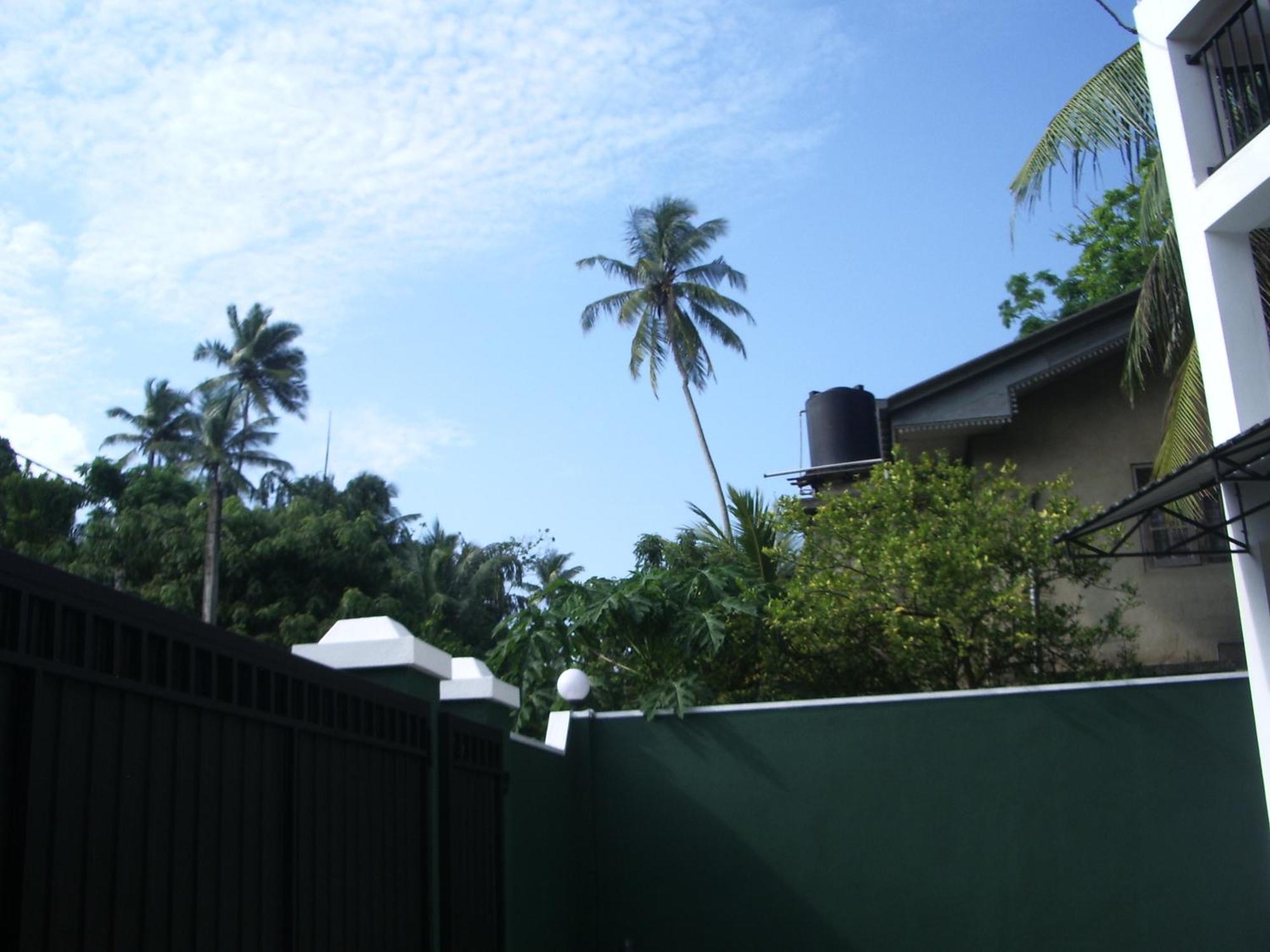 Hotel "Diana" Hikkaduwa Exterior photo